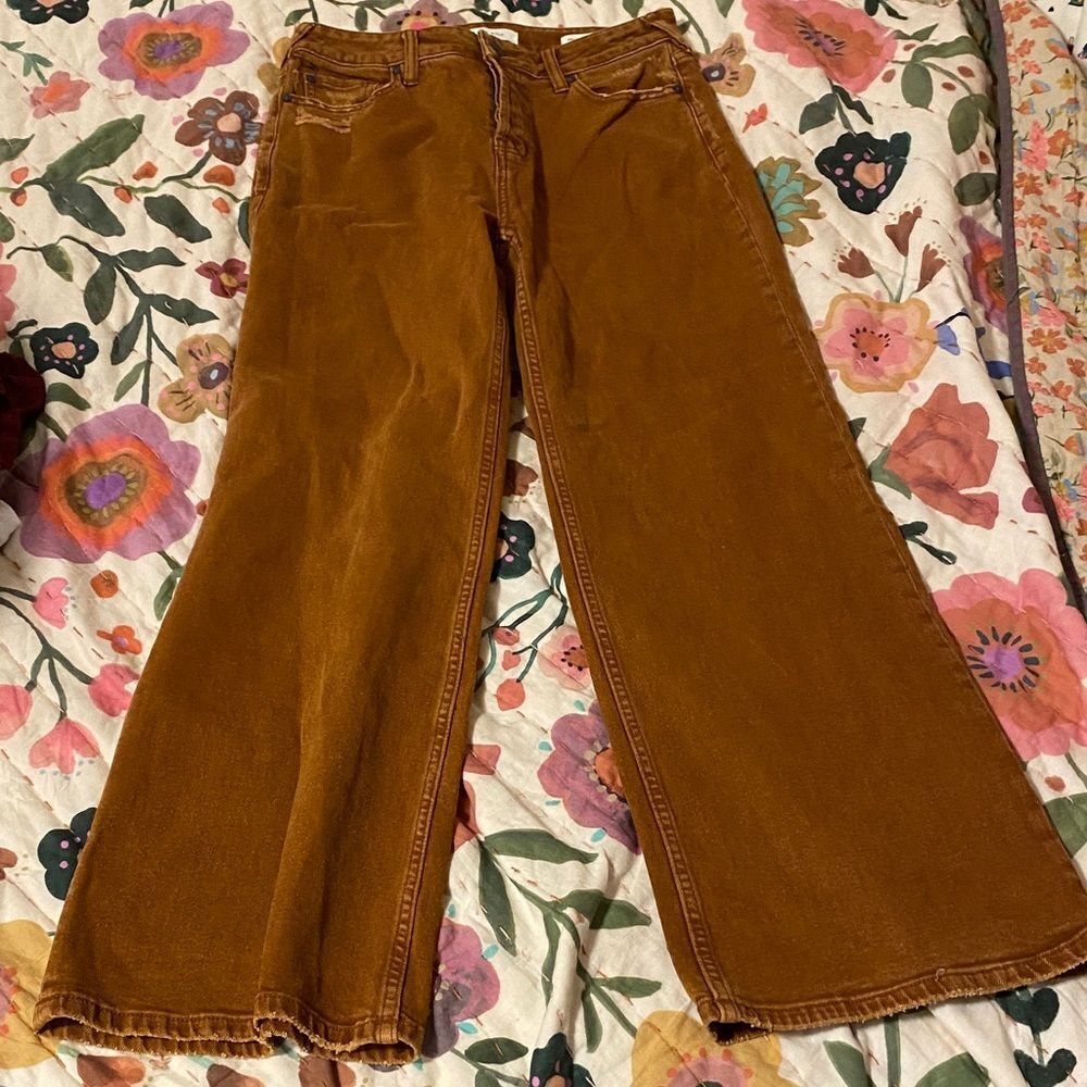 Women's distressed Cleo and Wolf copper Jeans Western Rodeo Cowgirl Small 26W - Picture 3 of 5